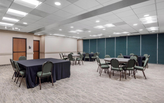 Best Western Plus Oak Harbor Hotel & Conference Center