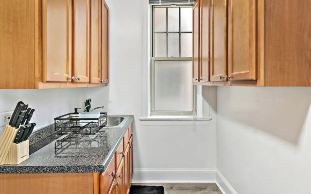 2BR in Prime Location - Grace 09-2