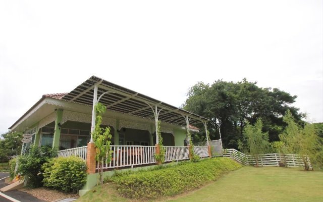 Ruen Maihom Riverside Cottage