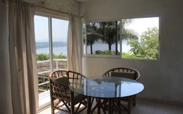 Hotel Teques Inn