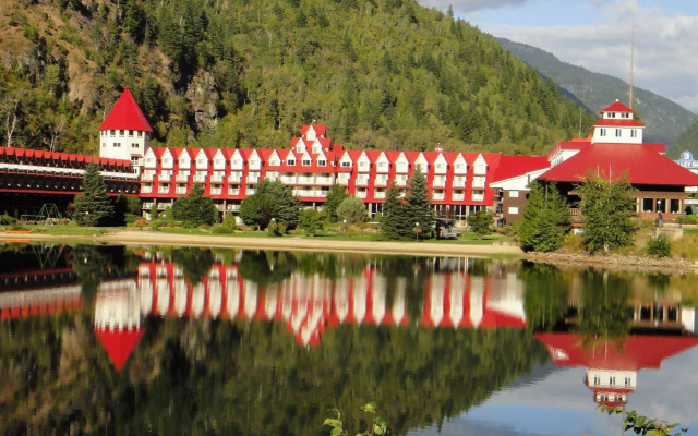 Three Valley Lake Chateau