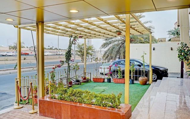 Capital O 596 Garden Palace Hotel