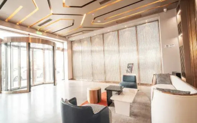 Crystal Orange Qidong Hongxing Life Plaza