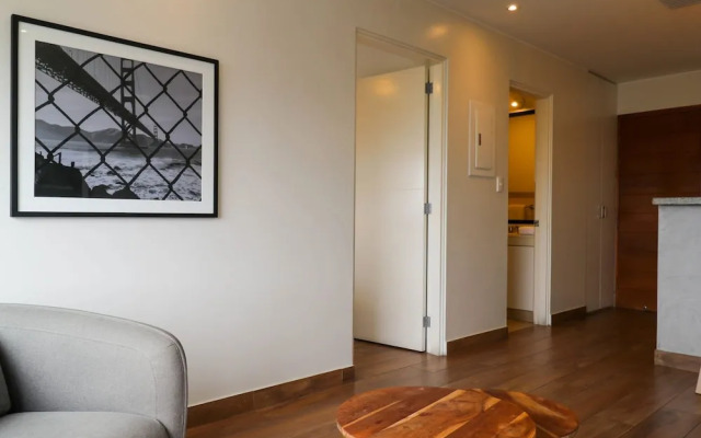 w Fantastic 1BR With Balcony in Miraflores