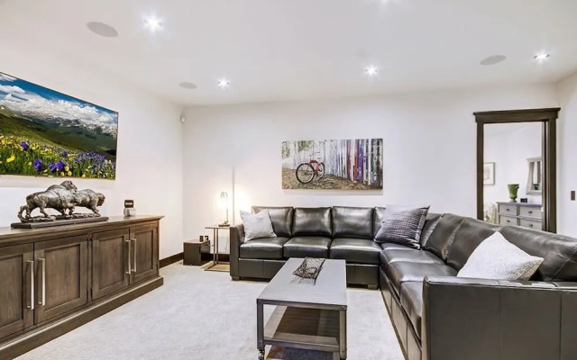 The Bogart House 5 Bedroom Home