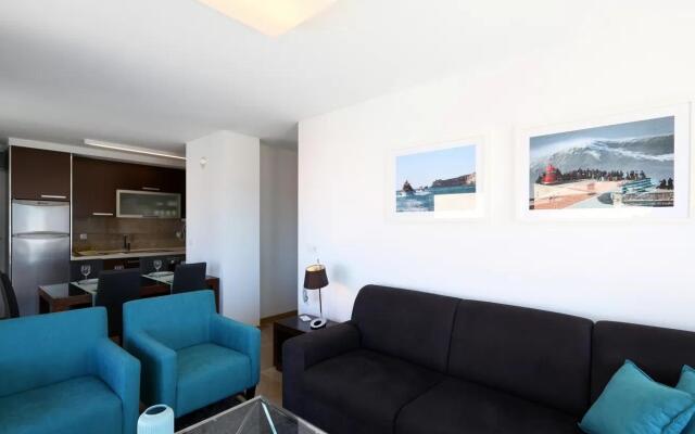 ALTIDO Nazare 3-BR Flat w/Terrace & Rooftop Pool