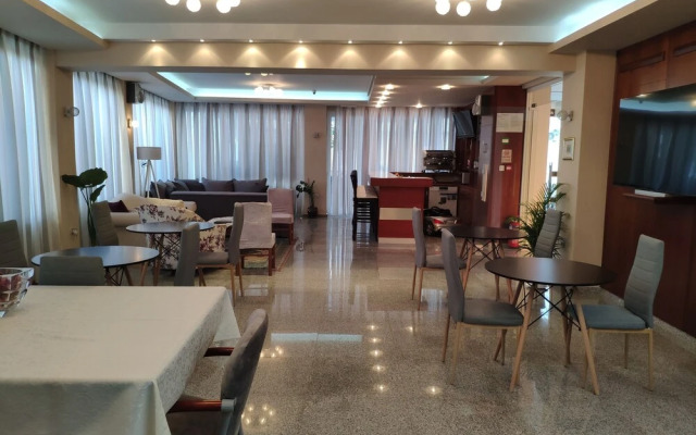 Marie Hotel