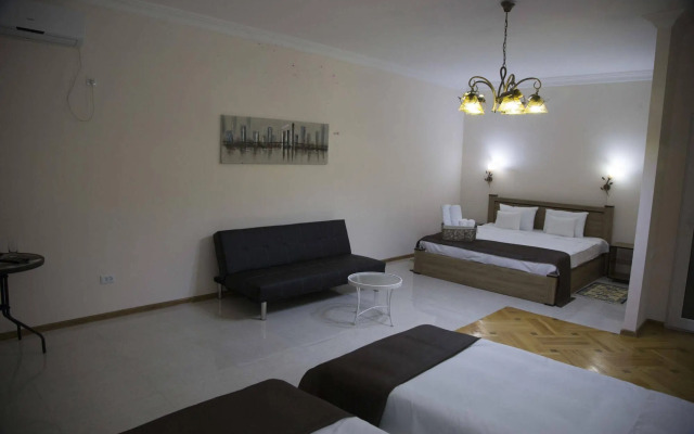 Log Inn Boutique Hotel