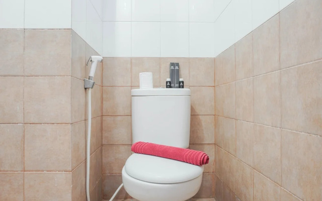 Comfort Living 2Br At Green Pramuka City Apartment