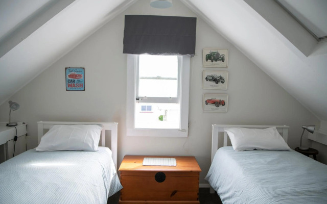 Puriri Downtown Villa - Napier Holiday Home