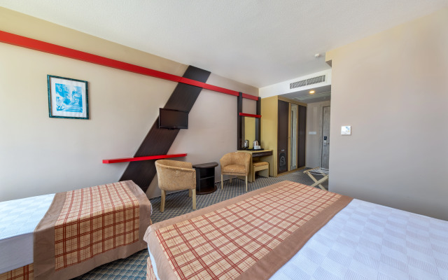 Senza Sunset Beach Hotel