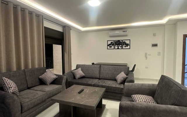 Cozy Home Near All Services - 21
