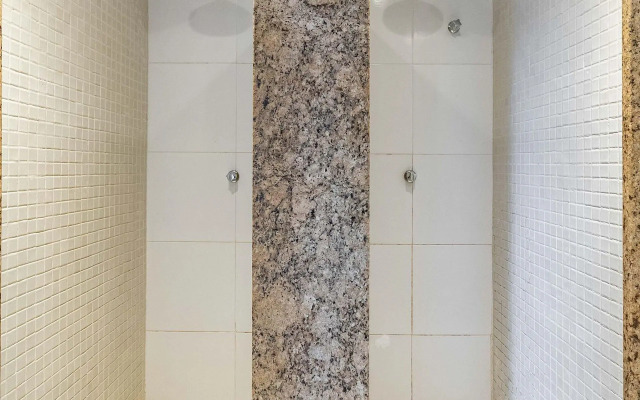 (902-B) Studio com Vista Mar e Comodidades