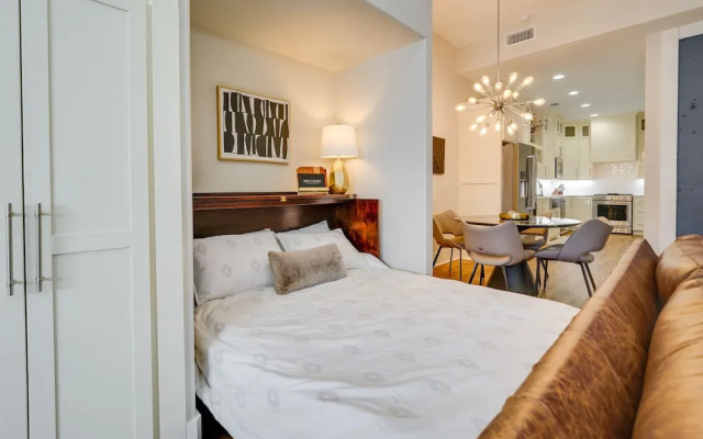 Upscale Texarkana Townhome, Walk to Downtown!