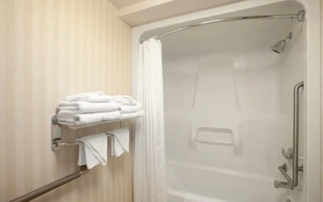 Best Western Wayside Inn & Suites