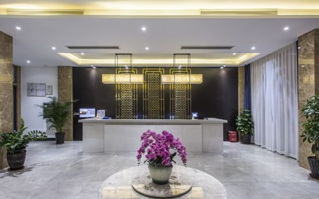 Metropolis Hotel (Sanya Bay Coconut Dream Corridor) – Lobby – Sanya