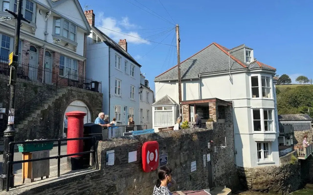 The Slipway Suite, Fowey Harbour & Parking 1 Min