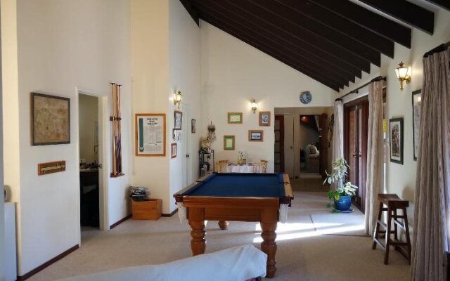 Eleebana Guest House
