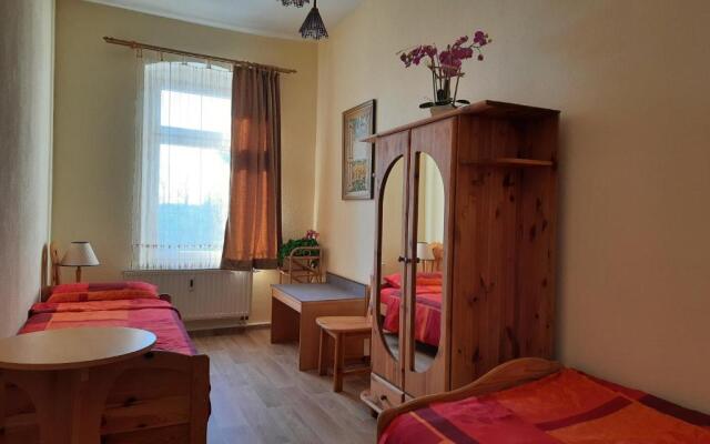 Arthur Albert Apartment