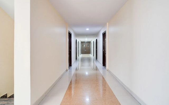 FabHotel Leo Grand