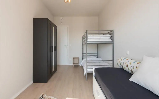 Serene Apartment With Mountain View