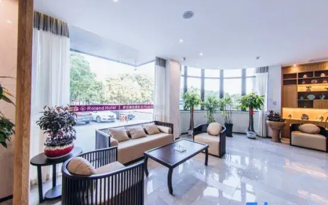 Roland Jinyi Hotel