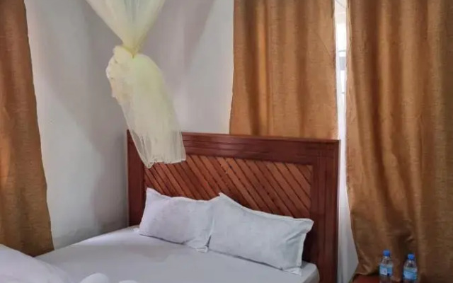 Voyage Camp Safari Lodge