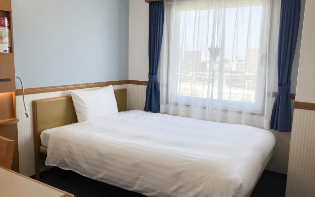 Toyoko Inn Okinawa Naha Omoromachi Ekimae – Guest Rooms – Naha