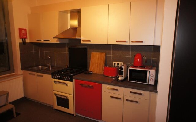 J and R Brussels City Apartment