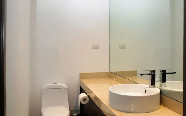 2 BR Apartment next to City Center & La Isla SM