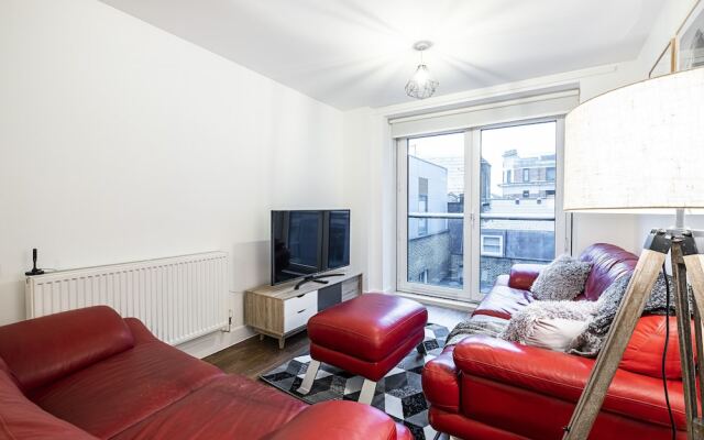 Leonard Street Apartment by Flexystays