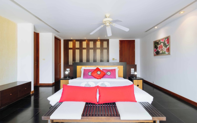 Seaview Own Pool Full-Time Maid V302