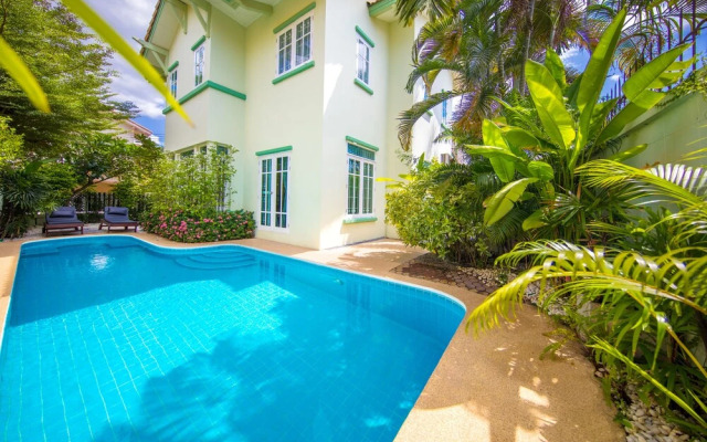Royal Beach Pool Villa Pattaya