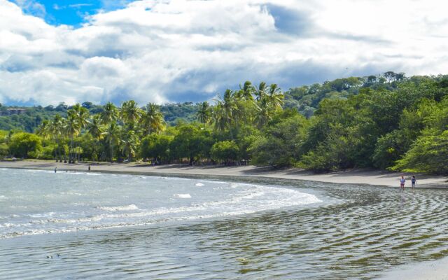 Papagayo Golden Palms Beachfront Hotel
