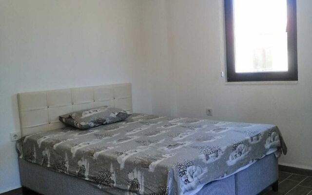 Knidos Apart