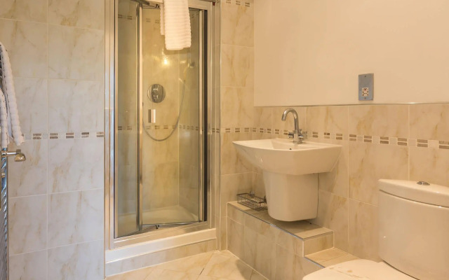 Quay Holidays - Canford Cliffs