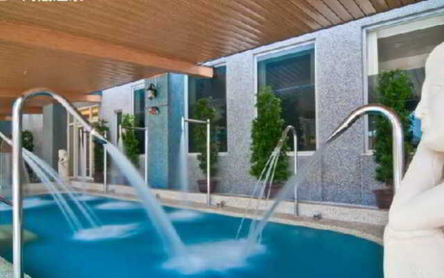 Hotel Jinshan Sakura Bay Spring Report