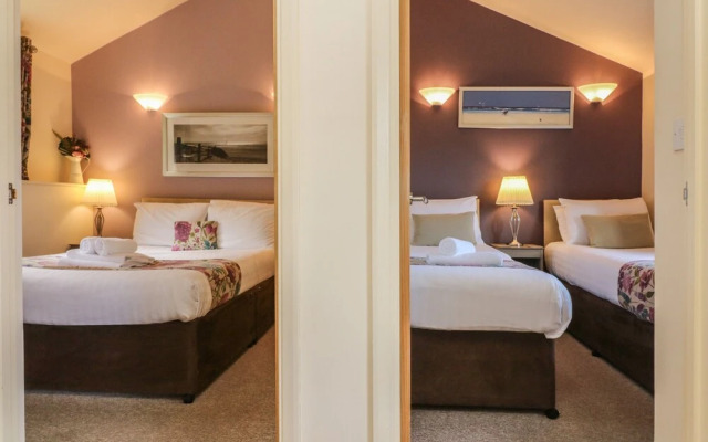 Chalet Log Cabin L10