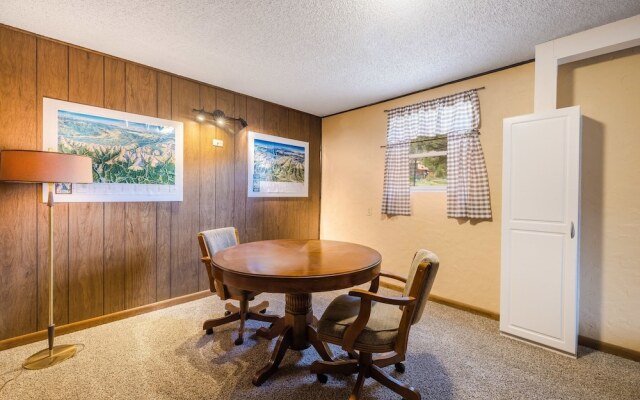 Grandma's Mountain Getaway - 3 Br Home