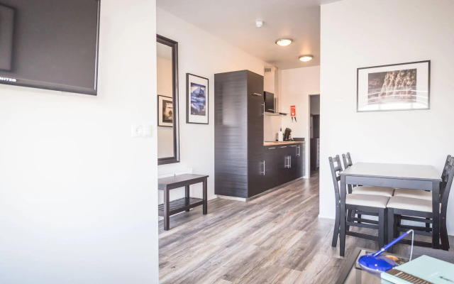 Bakki Hostel and Apartments