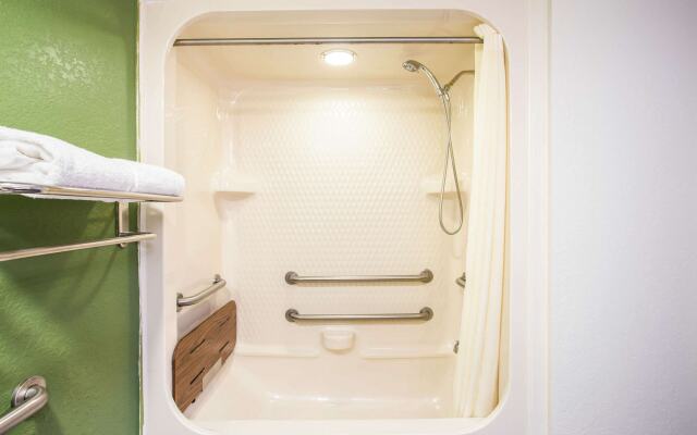 Sleep Inn Kansas City International Airport