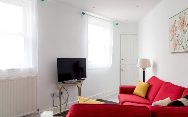 Fulham Amazing 2-bedroom House by Central London