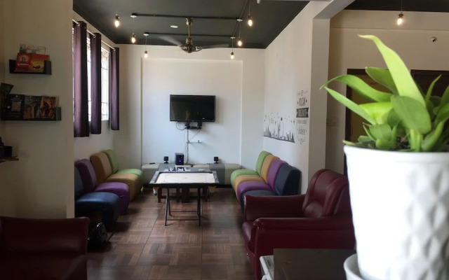 Transit Dorms - Hostel