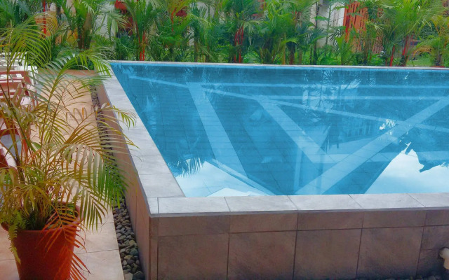 Lizard King Hotel & Suites