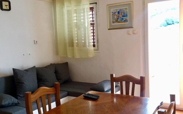 Apartments Peronja Jelsa Seafront