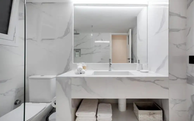 Acropolis Residence by A&A Residences