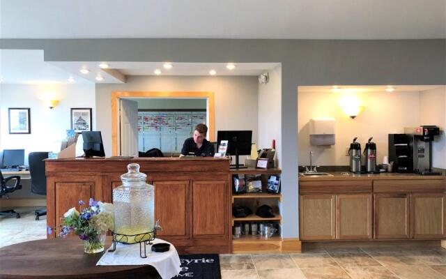 Atlantic Eyrie Lodge