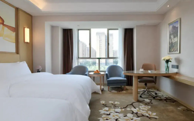 Vienna Hotel (Foshan West Railway Station Airport Branch)