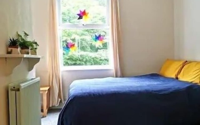 Spacious Riverside Home, 3 Bedrooms, Hebden Bridge