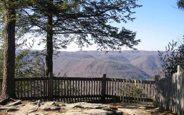 Holiday Inn Hotel & Suites Beckley by IHG